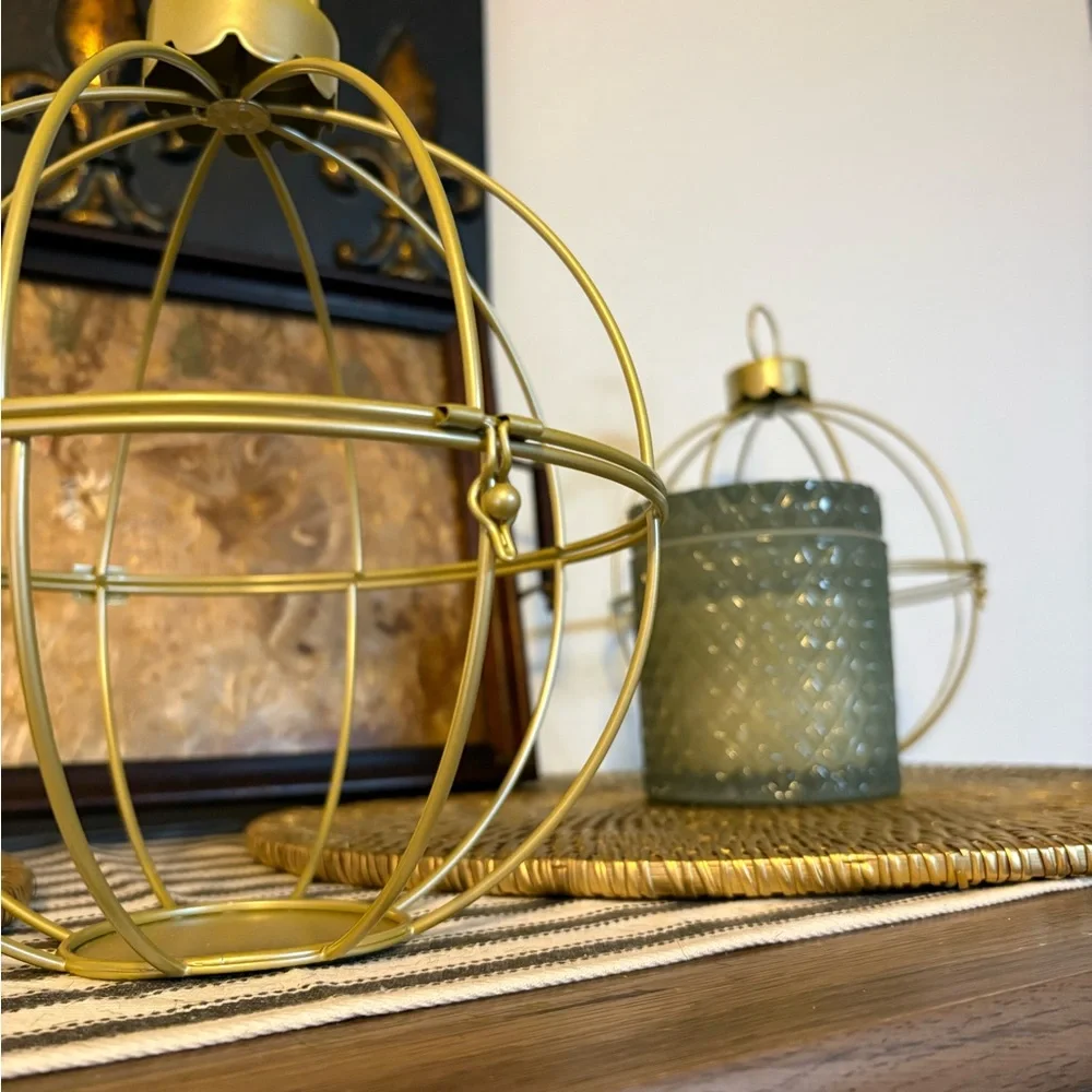 🆕Gold Metal Decorative Lantern Or Open Terrarium Form